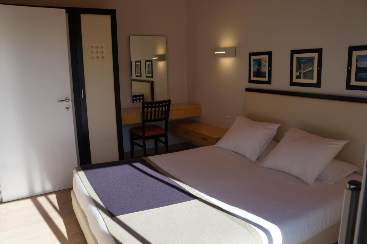 Residence Cala Sultana Порто-Векио Екстериор снимка